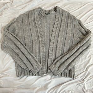 Women’s Wild Fable Grey Knit Cardigan Sweater Size Medium